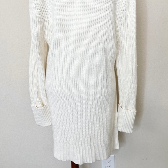 Athleta Shasta V-Neck Sweater Wool Blend
Chunky Ribbed Hi Low Hem Dove Cream - Picture 10 of 14